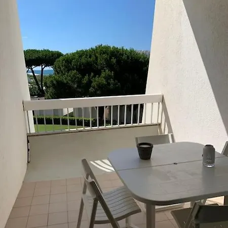 Studio, Vue Mer, A Deux Pas De La *