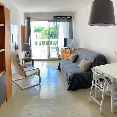 Studio, Vue Mer, A Deux Pas De La *